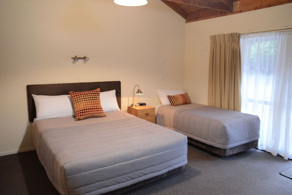 The Hobbit Motorlodge Premium Studio, Non Smoking, Kitchenette