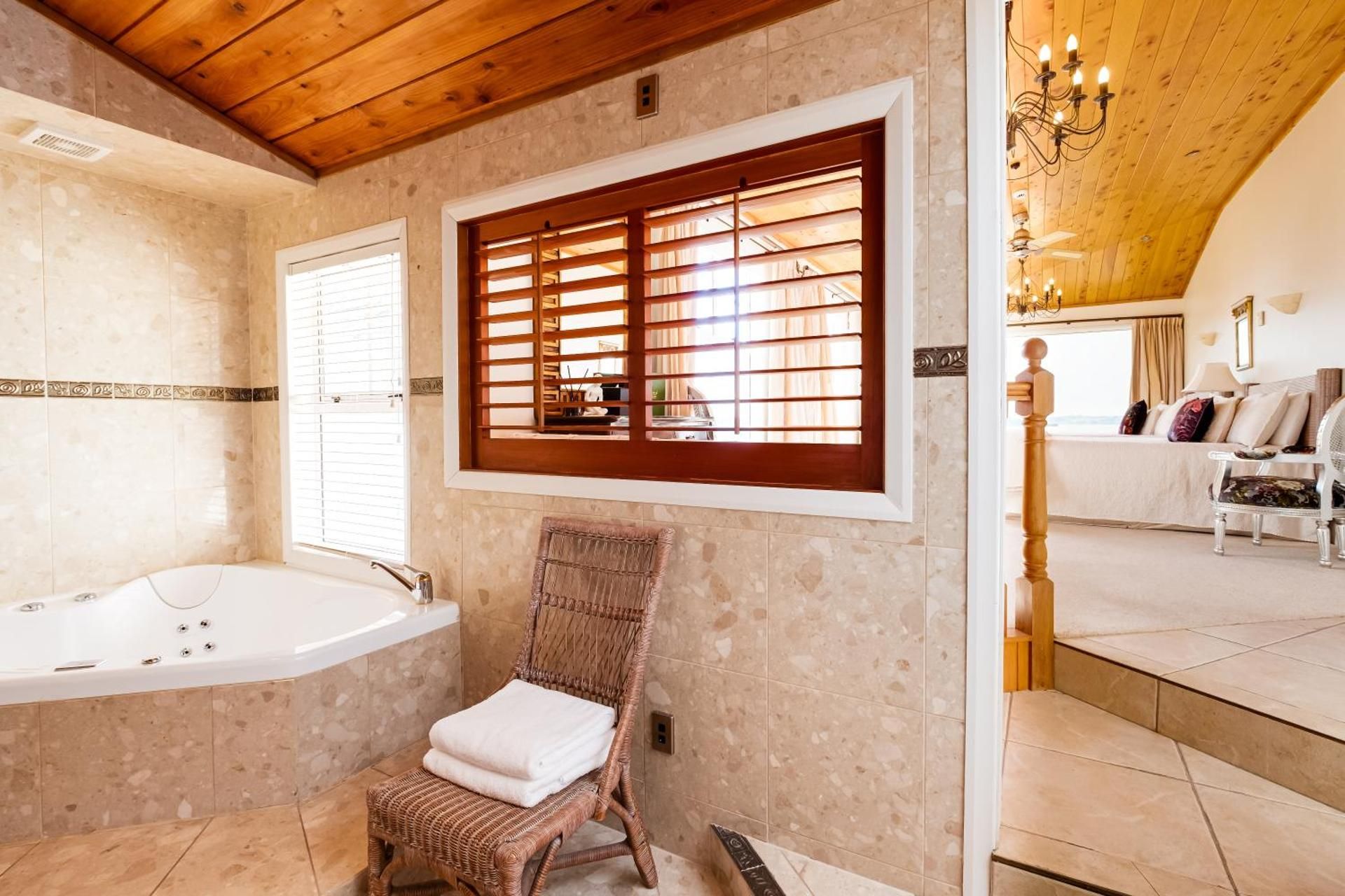 undefined On The Point - Lake Rotorua 10