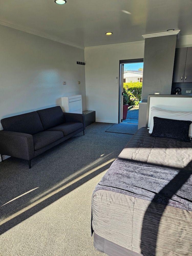 Standard Suite, 1 Bedroom, Garden View, Garden Area