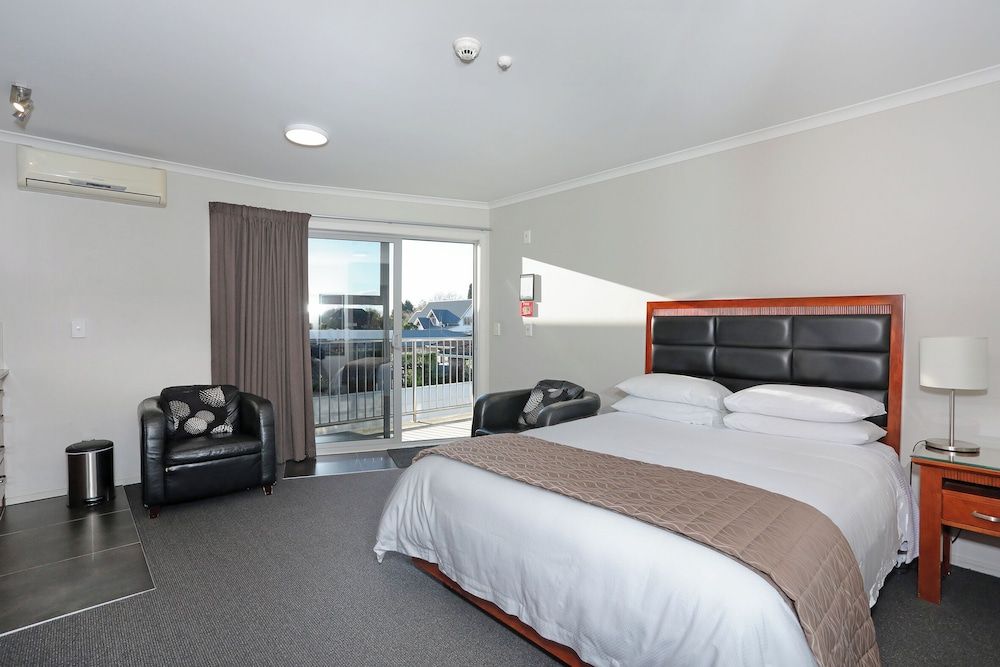 Standard Suite, 1 Bedroom, Non Smoking, Kitchenette (Corporate 1Bdrm 1Q 2S)
