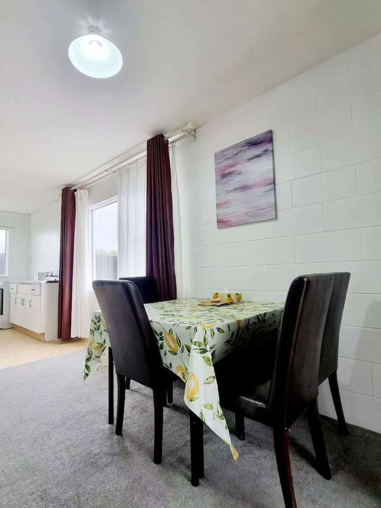 Cedar Lodge Motel Hamilton Family Apartment, 2 Bedrooms, Non Smoking, Kitchen (Family unit) 4