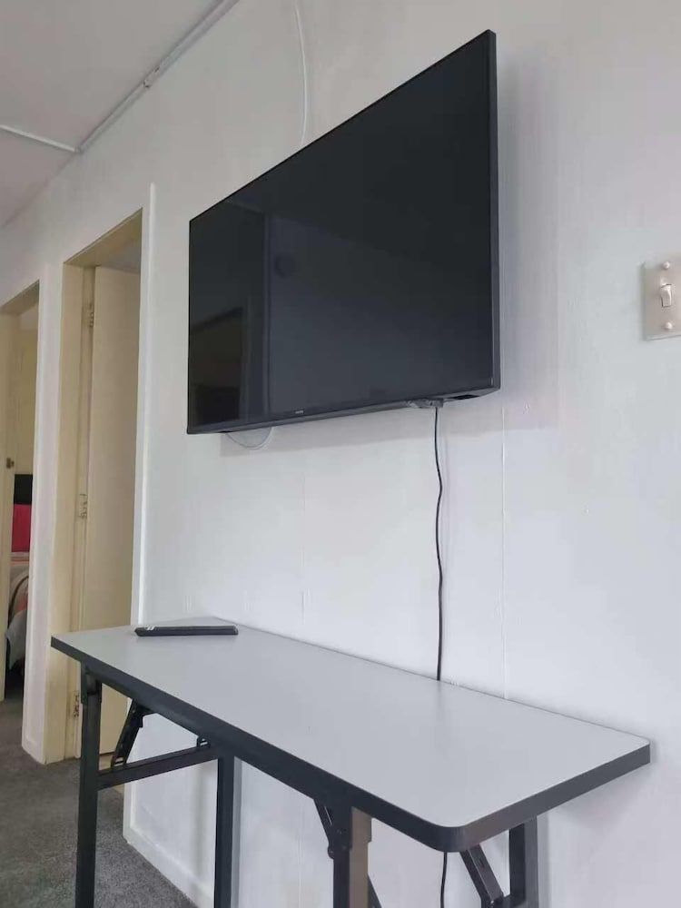 Cedar Lodge Motel Hamilton Family Apartment, 2 Bedrooms, Non Smoking, Kitchen (Family unit) 17