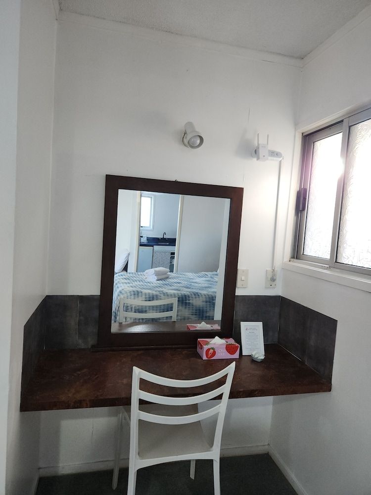 Cedar Lodge Motel Hamilton Standard Studio, Non Smoking, Kitchen (Studio Unit) 13