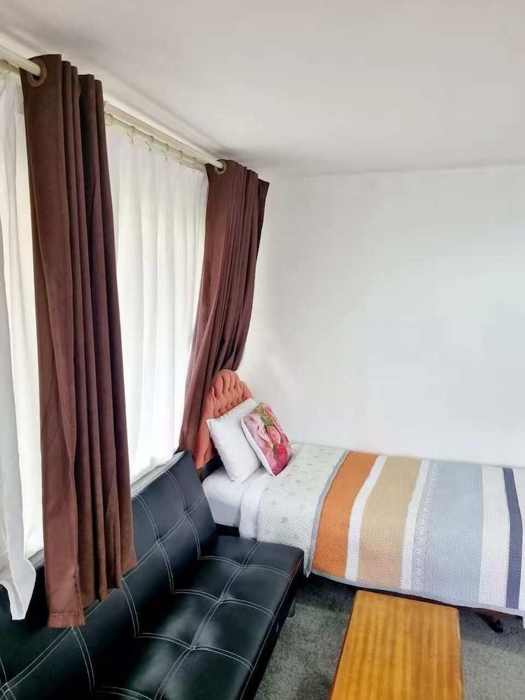 Cedar Lodge Motel Hamilton Family Apartment, 2 Bedrooms, Non Smoking, Kitchen (Family unit) 8