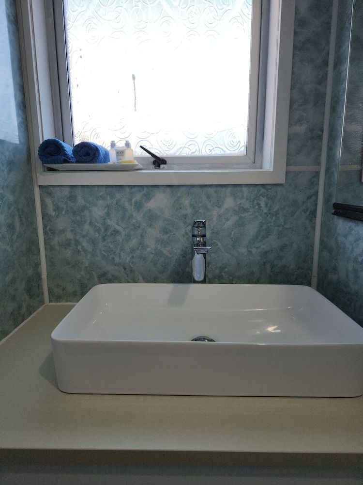 Cedar Lodge Motel Hamilton Standard Studio, Non Smoking, Kitchen (Studio Unit) 9