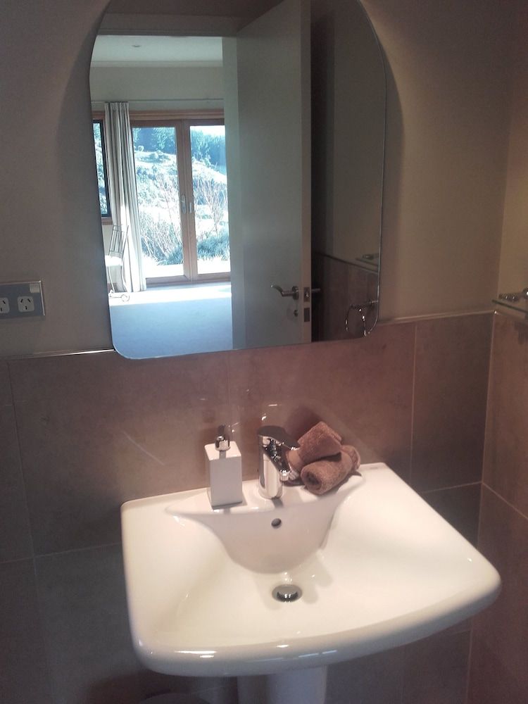 Parautane Lodge Luxury Suite, 1 Bedroom, Non Smoking, Balcony (Harris (Luxury) Suite) 4