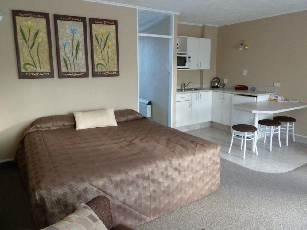 Monarch Motel Apartment, 1 Bedroom (4 people) 2