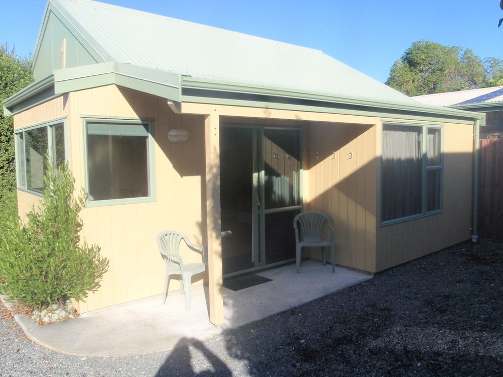 undefined Bay Cottages 8