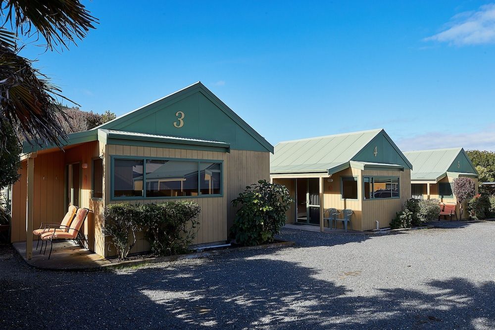 undefined Bay Cottages 5