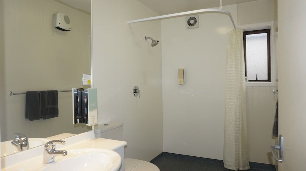 Ashleigh Court Motel-Christchurch Hagley Park One Bedroom King Twin Suite - Prepaid 3