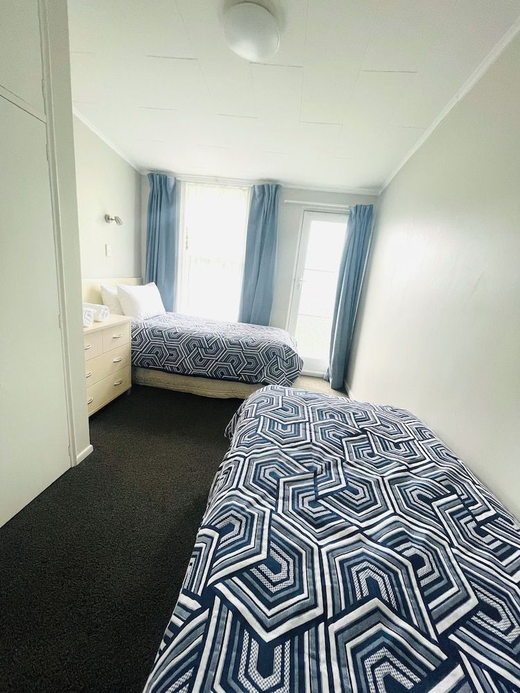 Ashleigh Court Motel-Christchurch Hagley Park Superior Two Bedroom Apartment 1 2