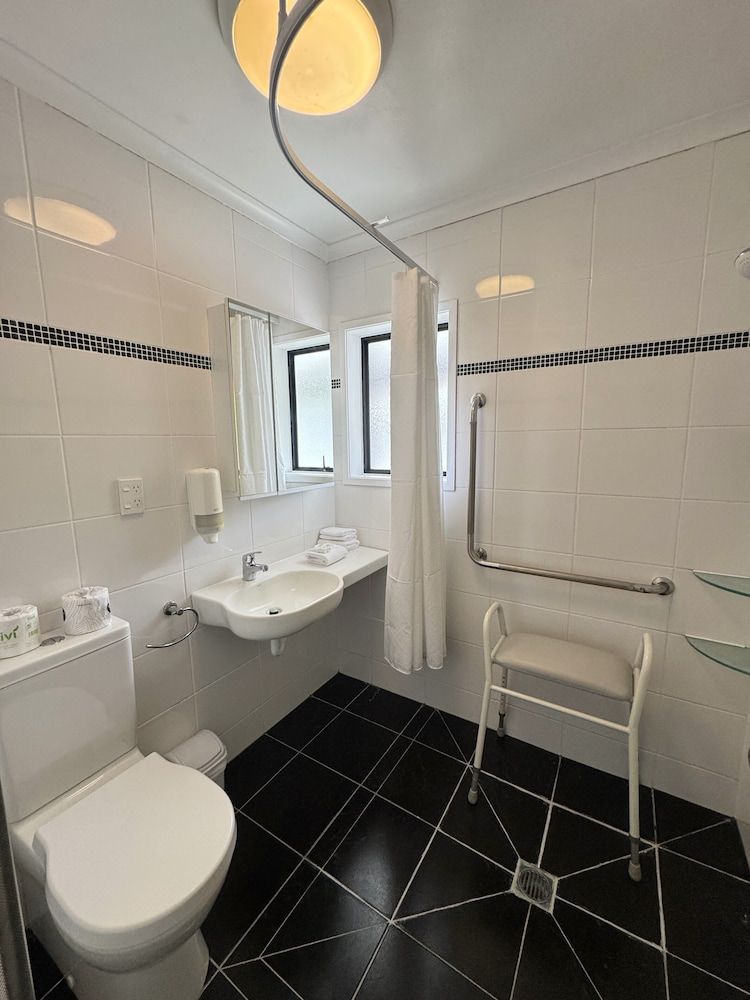 Chelmswood Motel Taupo Accessible Lakeview Queen Studio 2