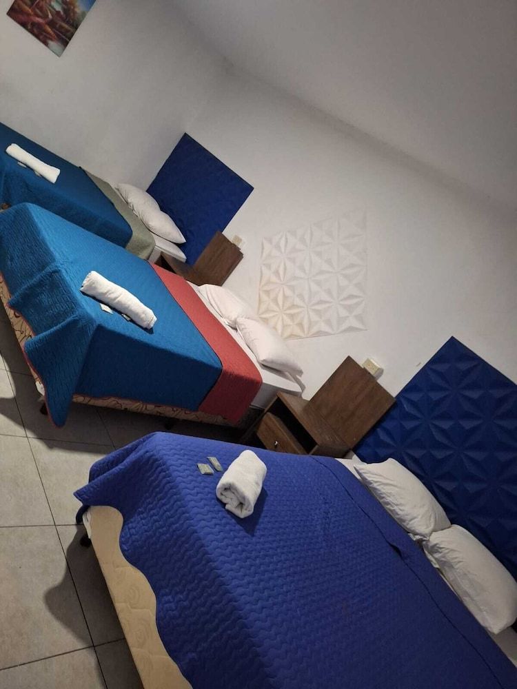 Express Inn Panama International Airport Hostel Triple Room