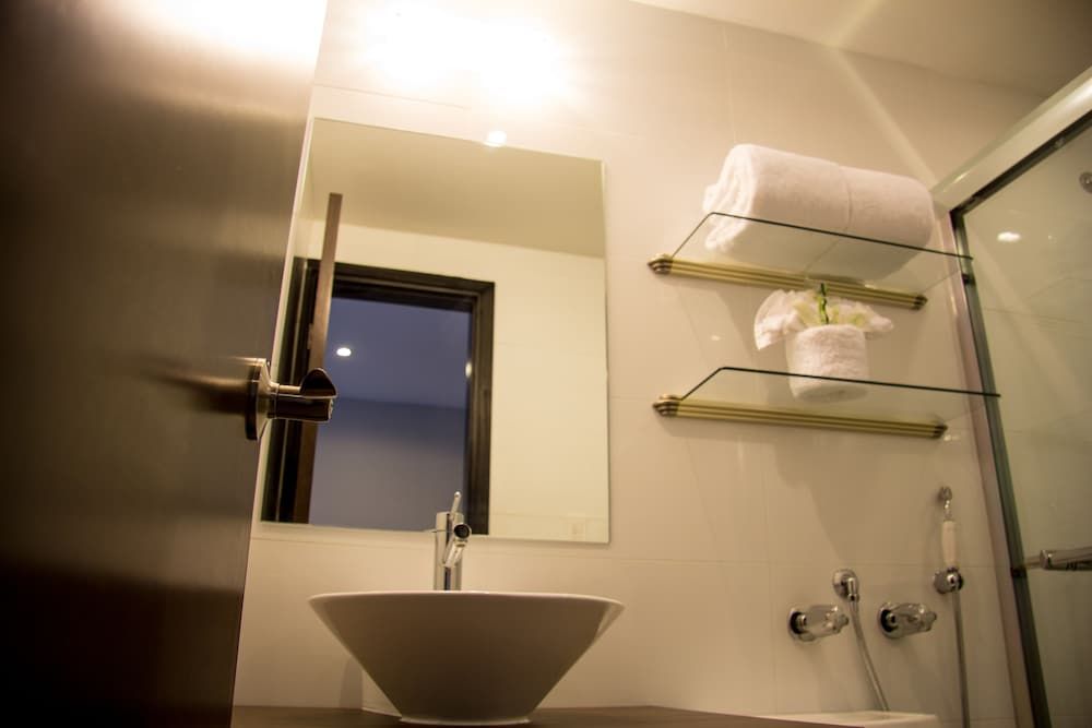 Hotel Ojos del Rio Standard Double Room, 1 Queen Bed 4