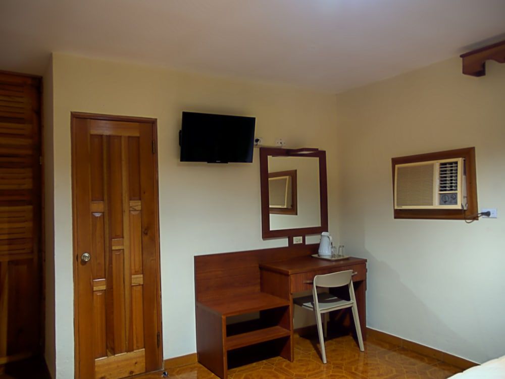 Hotel Castilla Junior Suite 4