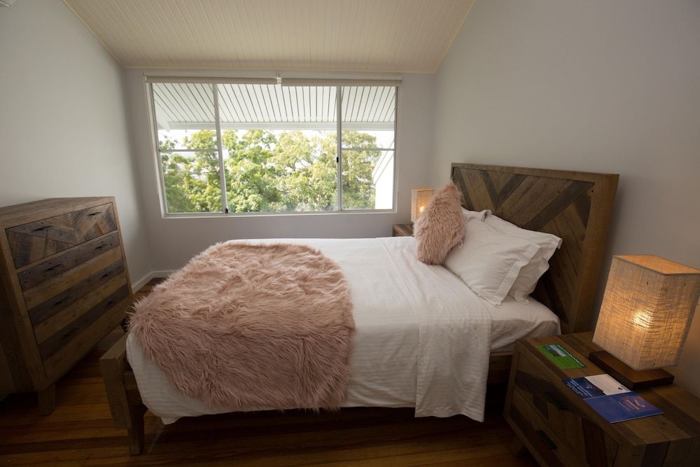 Basic Apartment, 2 Bedrooms, Kitchen