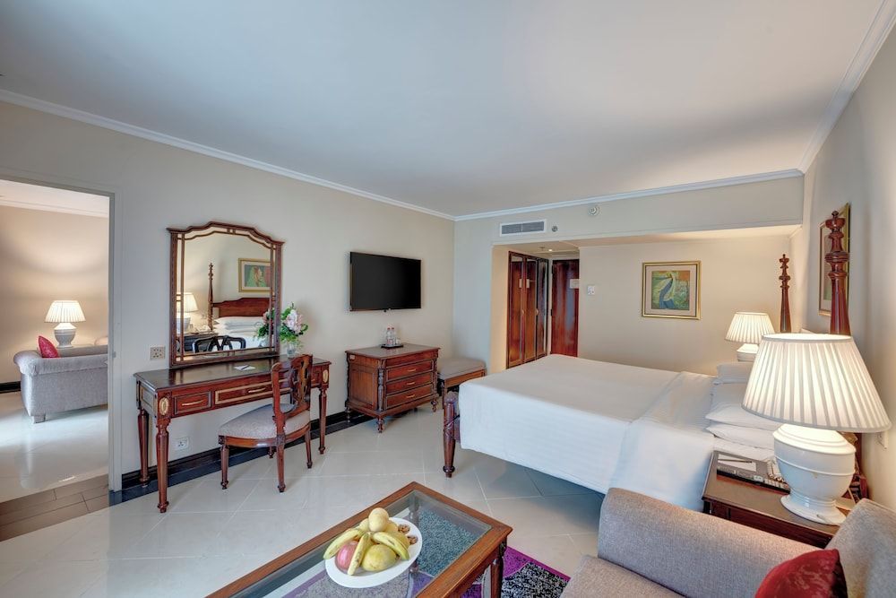 Executive Suite, 1 King Bed, 2 Bathrooms