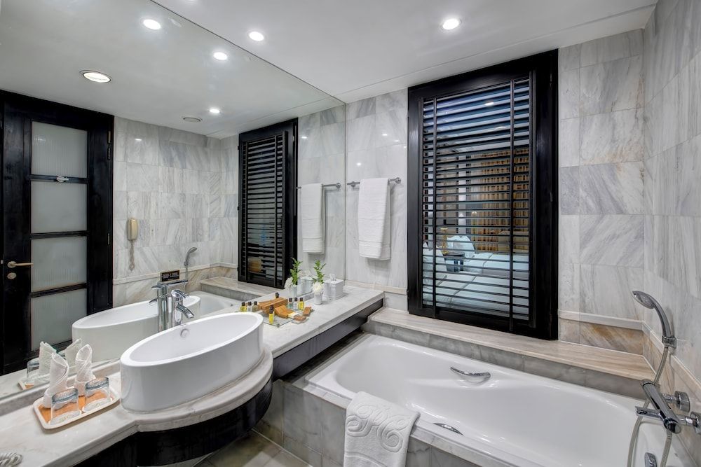 Pearl Continental Hotel Muzaffarabad Executive Double Room 3