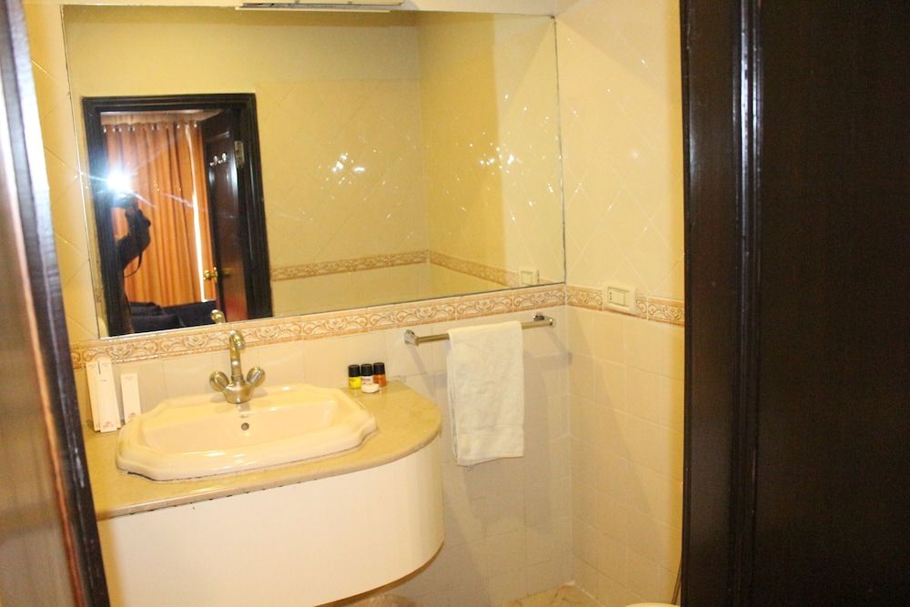 Shangrila Resort Hotel Murree Deluxe Room 7