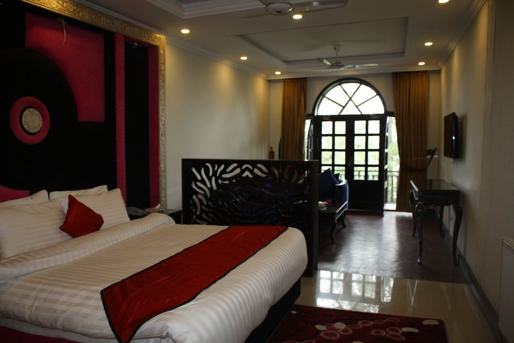 Shangrila Resort Hotel Murree Executive Suite Room