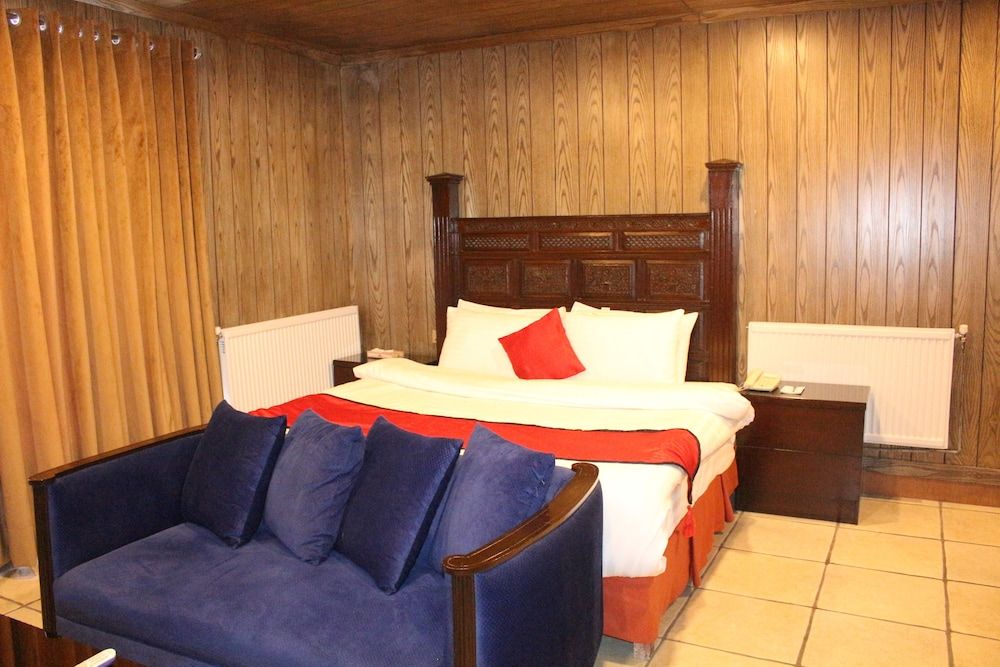 Shangrila Resort Hotel Murree Deluxe Room 4