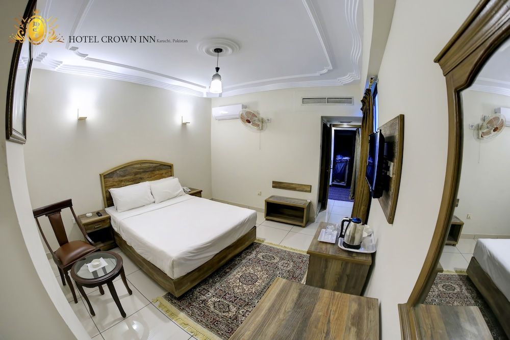 Hotel Crown Inn Deluxe Double Room, 1 Double Bed 3