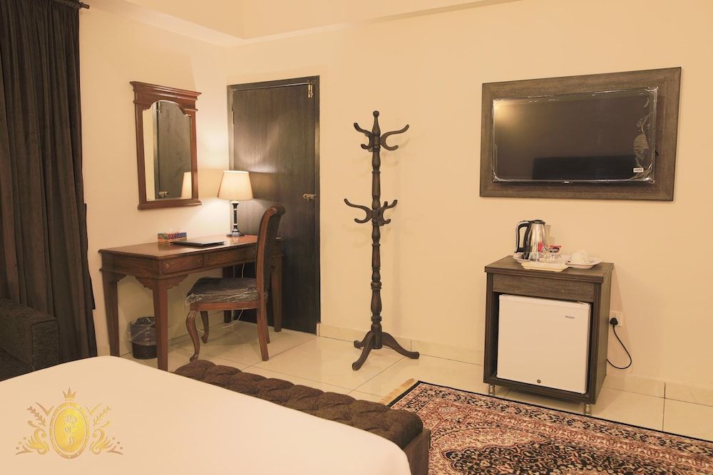 Hotel Crown Inn Executive Twin Room 11