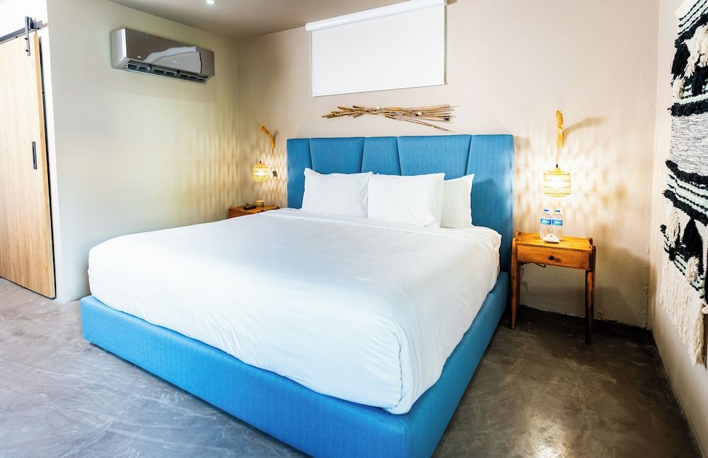 Parguera Plaza Hotel - Adults Only Deluxe Room, 1 King Bed, Garden View 11