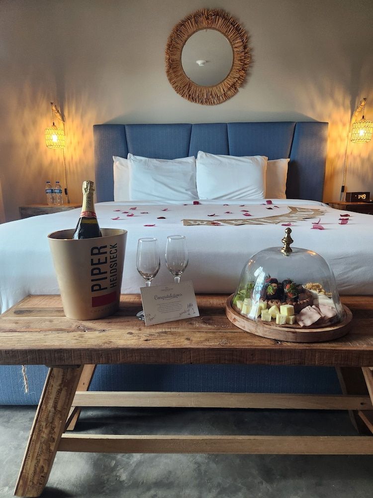 Parguera Plaza Hotel - Adults Only Deluxe Room, 1 King Bed, Garden View 15