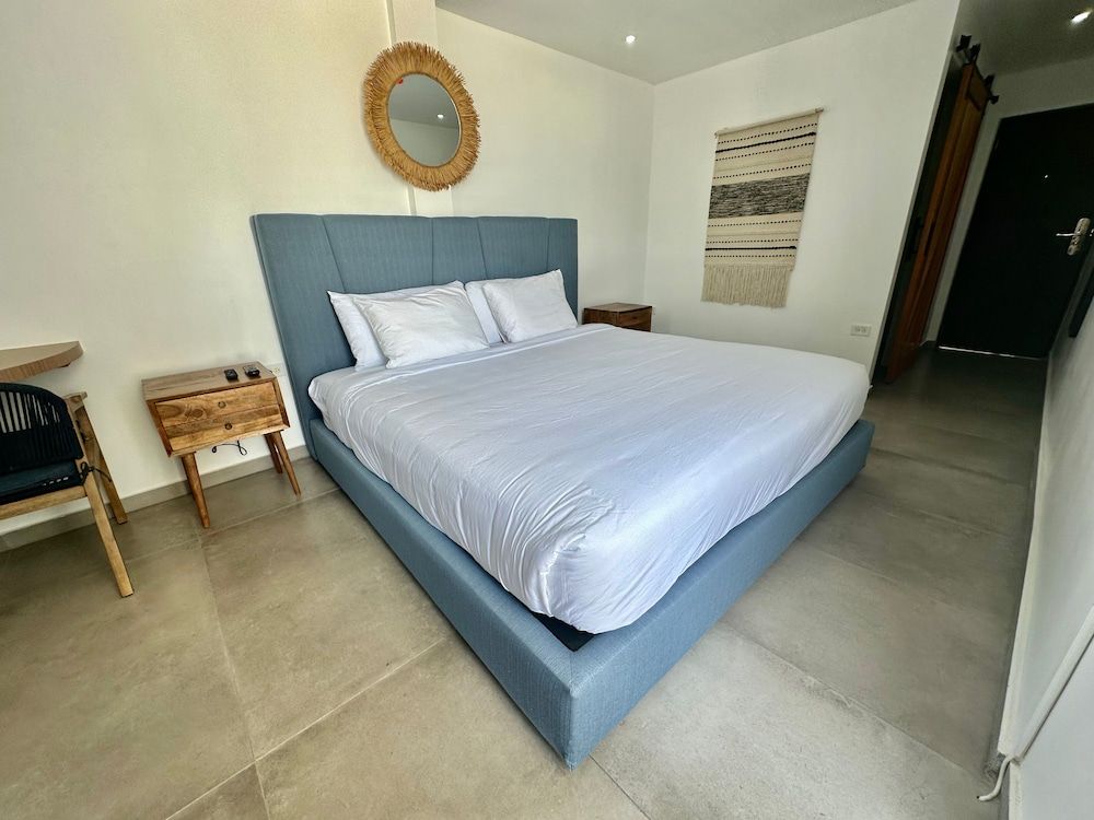 Parguera Plaza Hotel - Adults Only Deluxe Room, 1 King Bed, Garden View 3