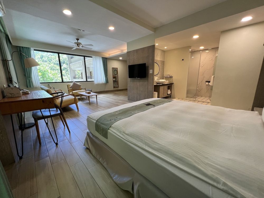 Sea Passion Hotel Deluxe Double Room, Mountain View (King OR Double beds) 4