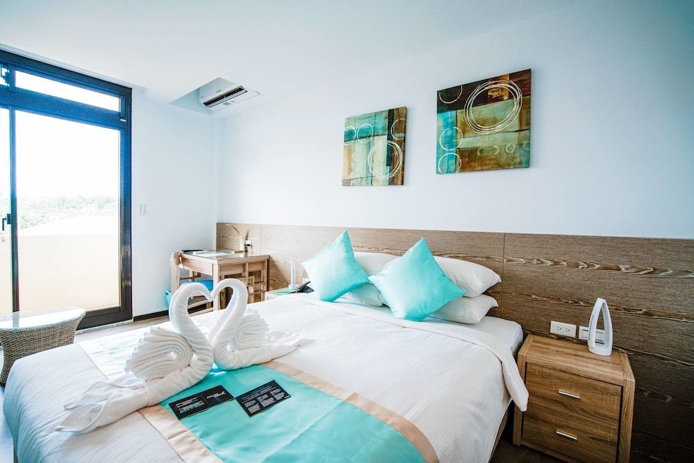 Palau Hotel Deluxe Twin Room 2