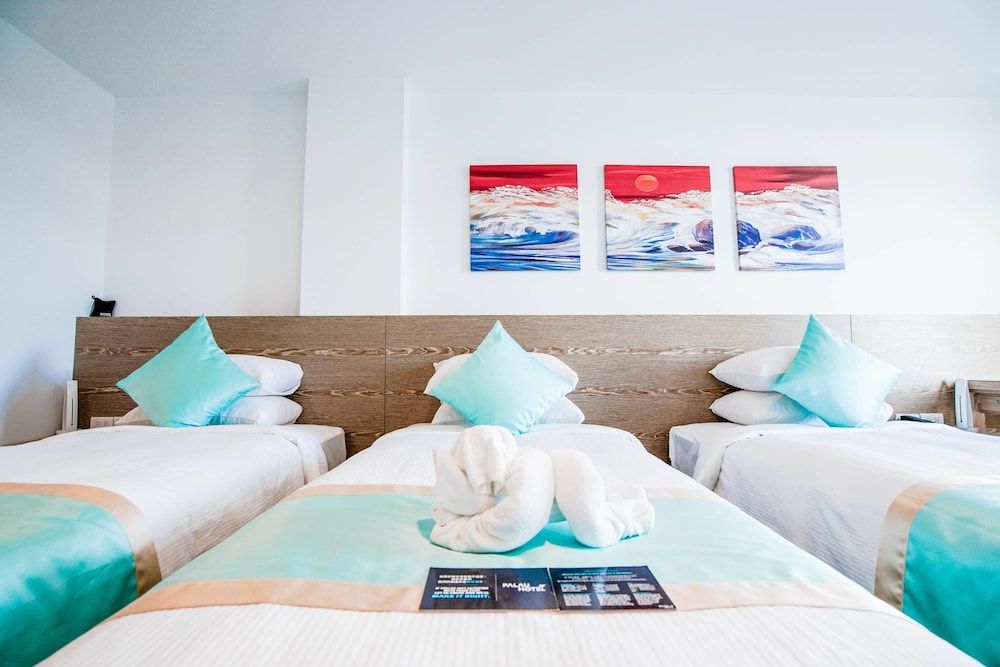 Palau Hotel Triple Room, 3 Twin Beds 4