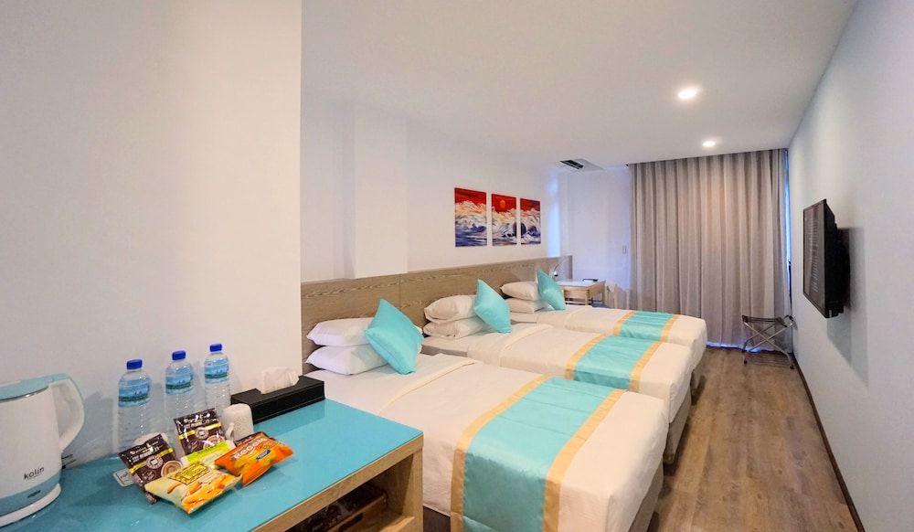 Palau Hotel Triple Room, 3 Twin Beds