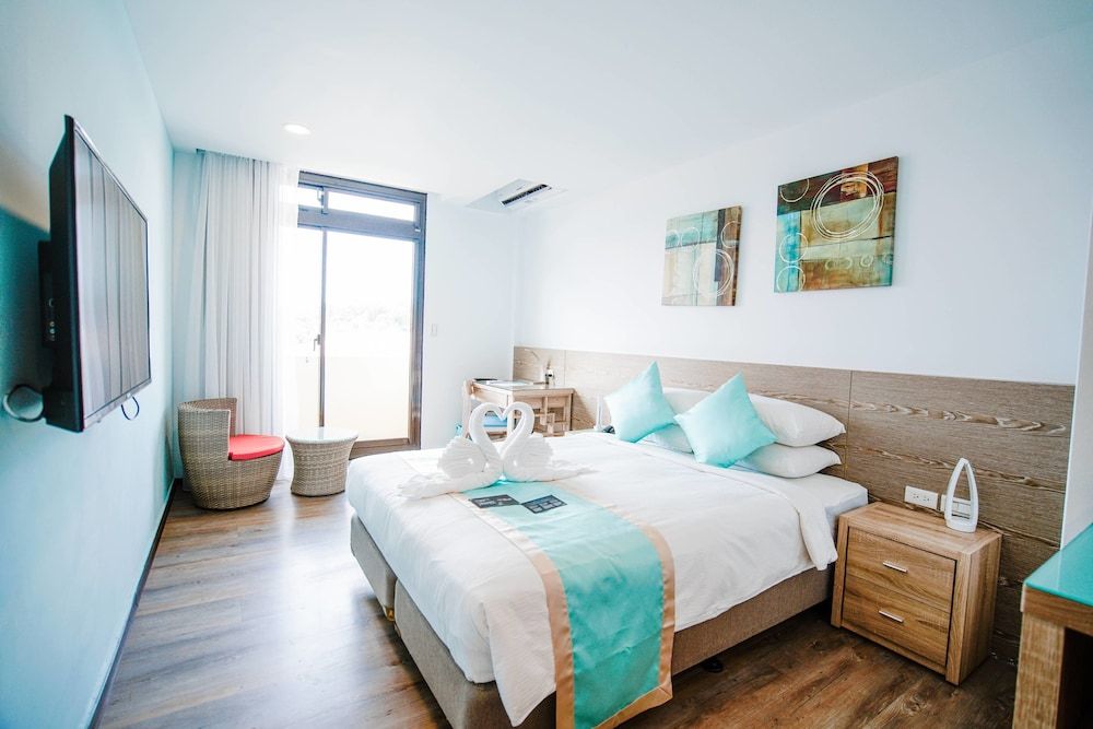 Palau Hotel Deluxe Twin Room 3