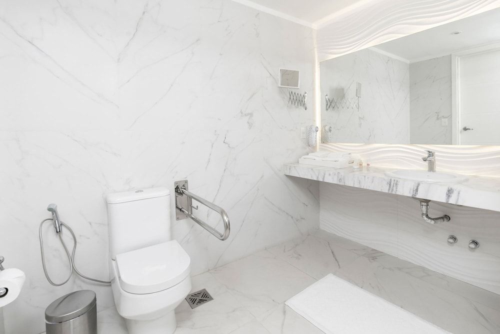 Hub Hotel Asuncion Deluxe Double or Twin Room (Gold) 7