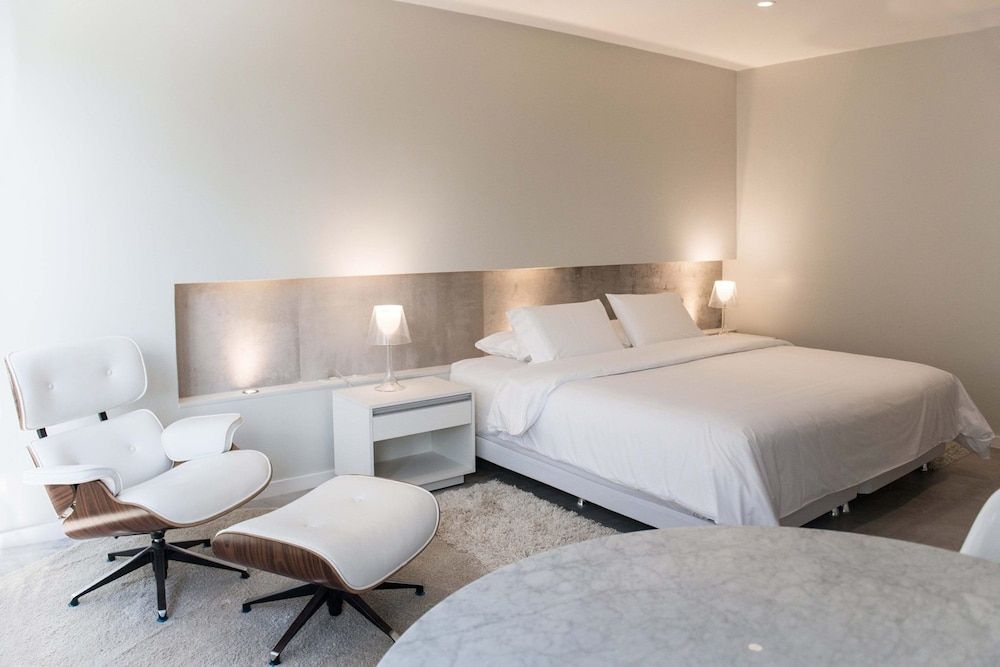 Hub Hotel Asuncion Deluxe Double or Twin Room (Gold) 3