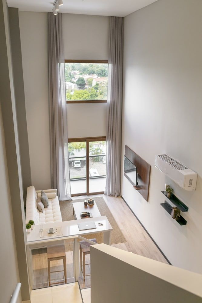 Five Hotel & Residences Loft 4