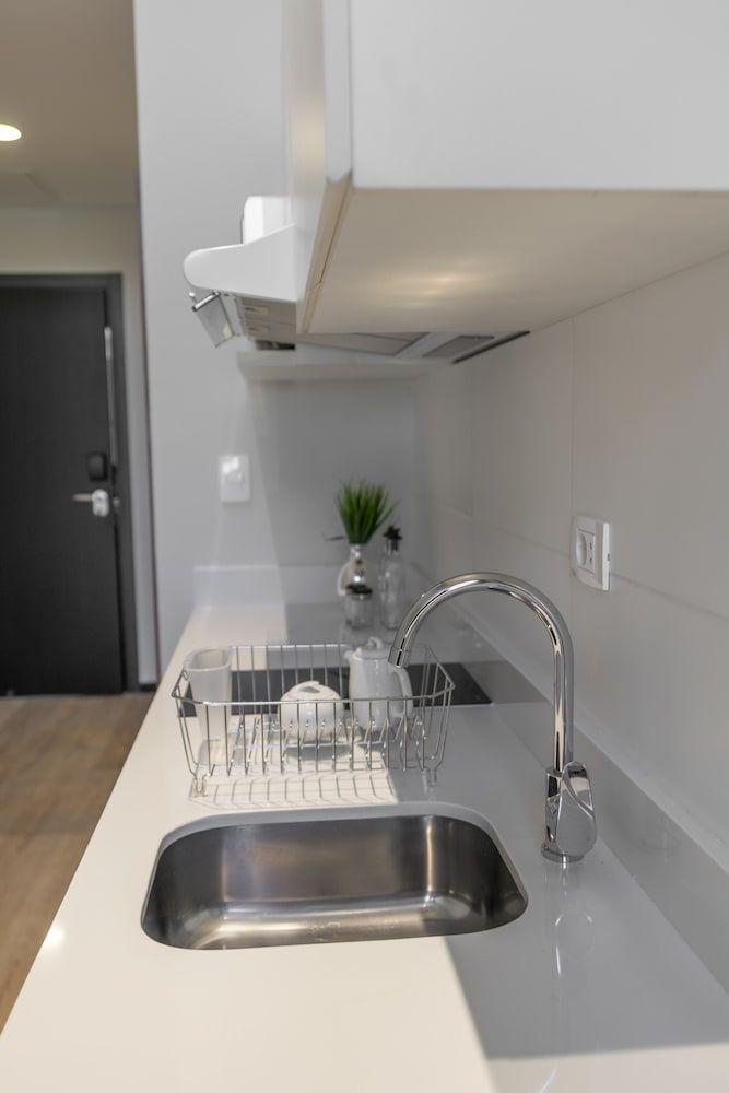 Five Hotel & Residences Loft 3