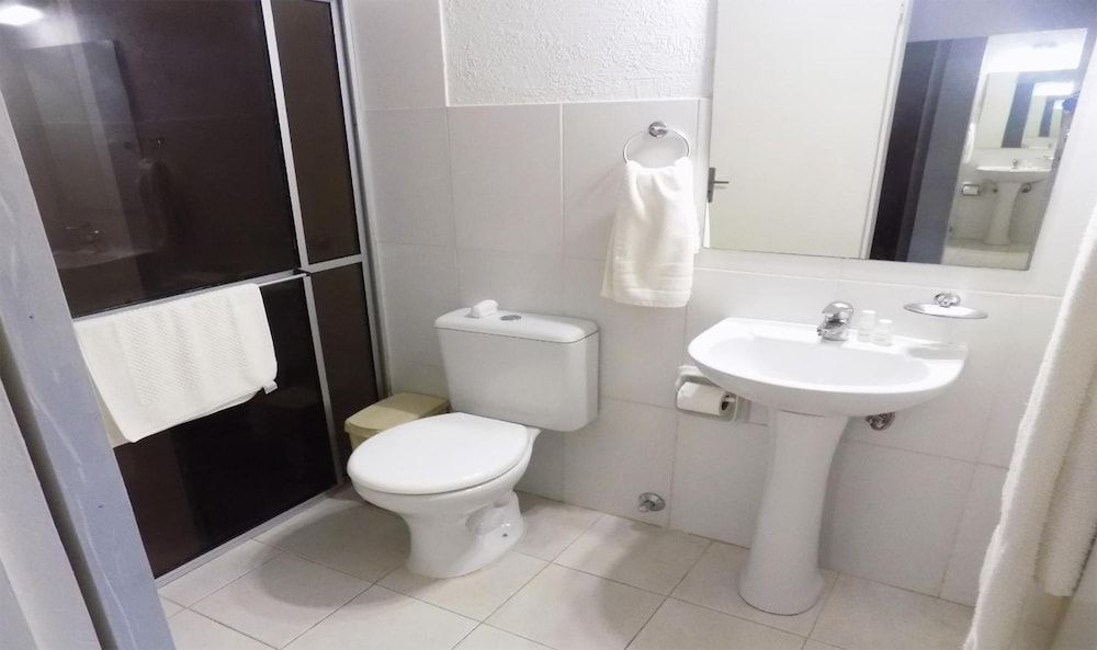 Danieri Asunción Hotel Habitacion triple 12