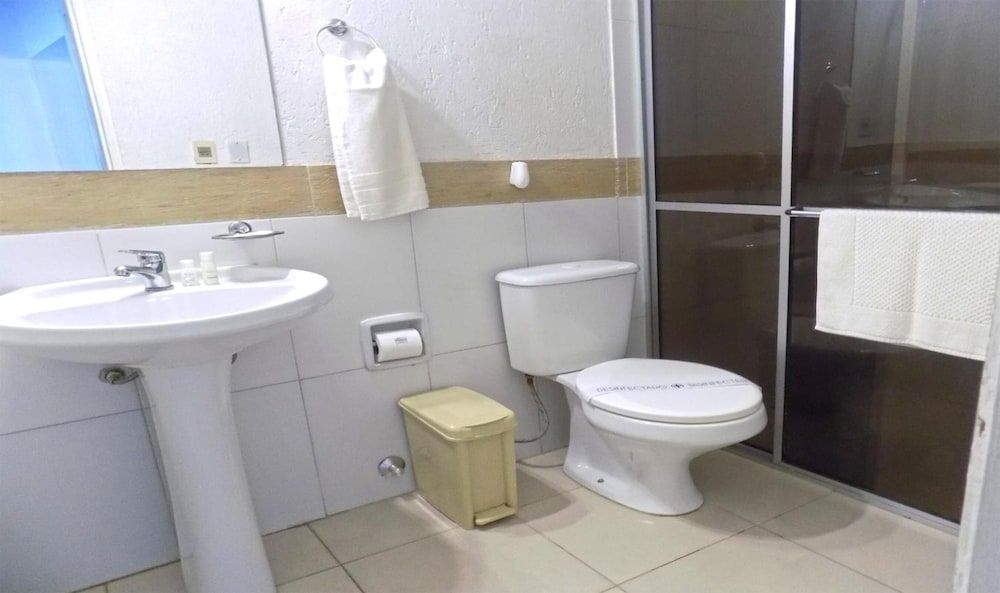 Danieri Asunción Hotel Habitacion triple 11