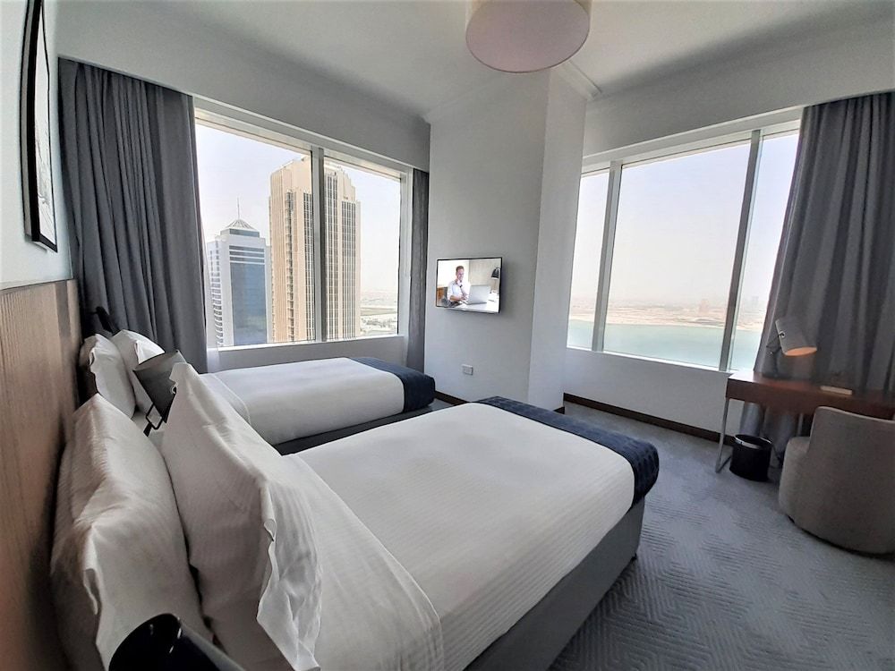 Somerset West Bay Doha Deluxe Room, 1 Bedroom 2