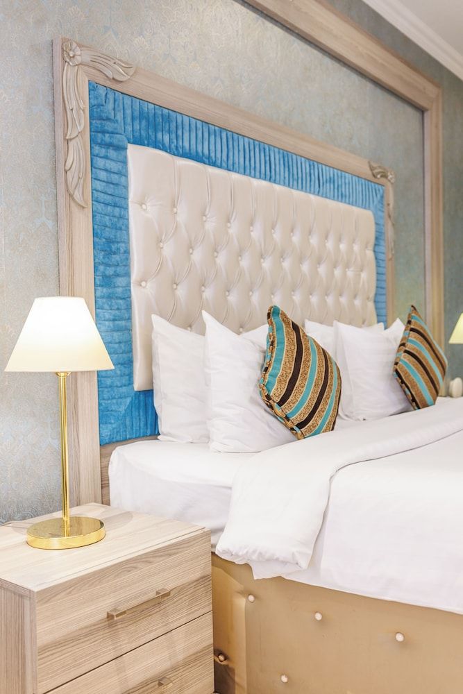 Sapphire Plaza Hotel Classic Room 2