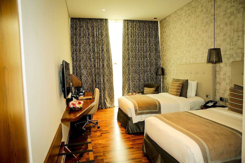 undefined The Avenue Hotel 3
