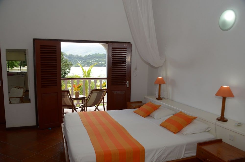 La Residence Studio, Sea View (Upper Floor ) 6