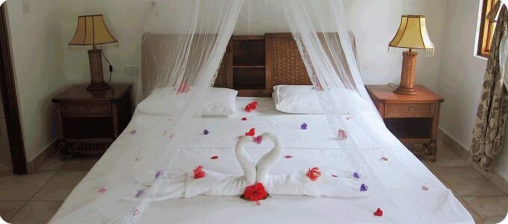 undefined Le surmer self catering chalets