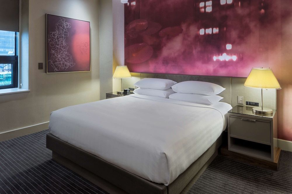 Hyatt Grand Central New York Room, 1 Queen Bed, Accessible, Bathtub 2