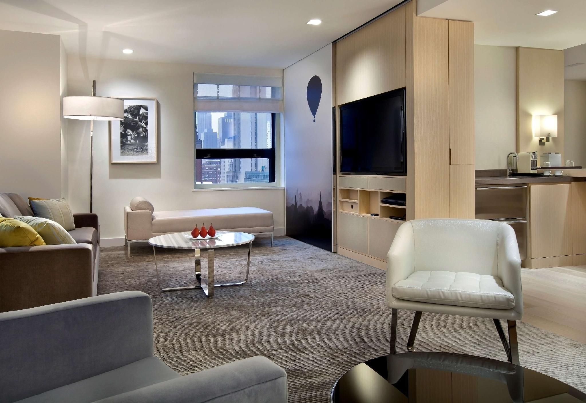 1 Bedroom Suite With City View