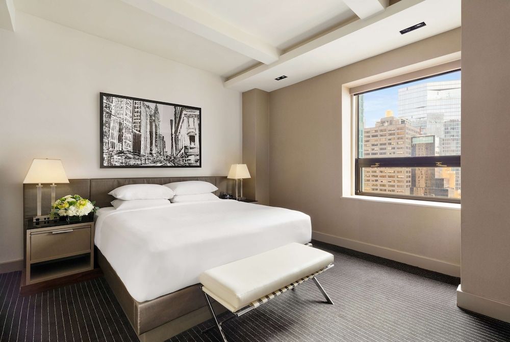 Suite, Corner