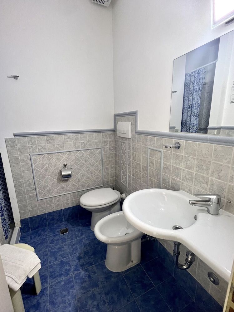 Hotel Joli Economy Double Room 3